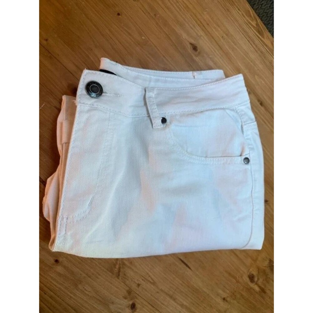 White capri size 16W -clean!